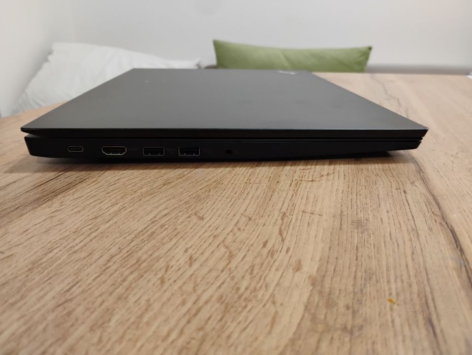 15.6 инча лаптоп Lenovo Thinkpad E590 - i5-8250, 8GB RAM, 256 SATA SSD