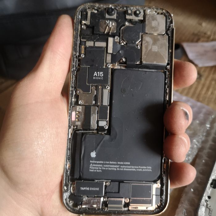 IPhone 15 Prо на запчасти