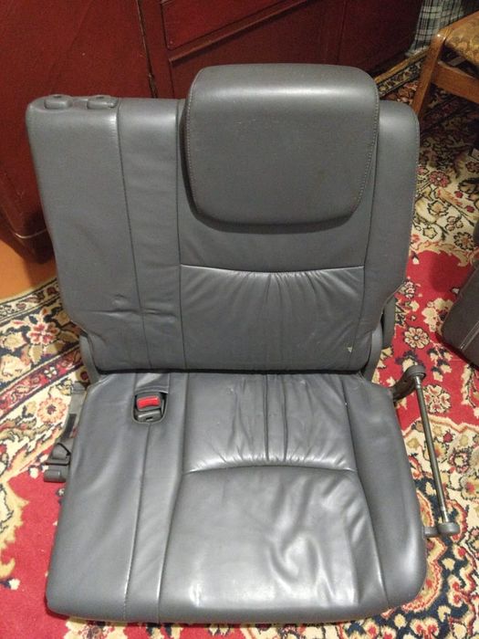 Кресла третьего ряда на прадо 120