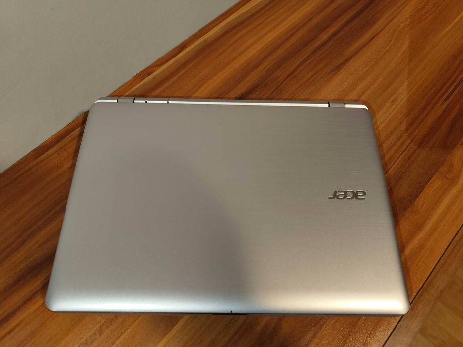 Компактен лаптоп Acer E3-112 | Бърз с ChromeOS Flex | Идеален за вкъщи