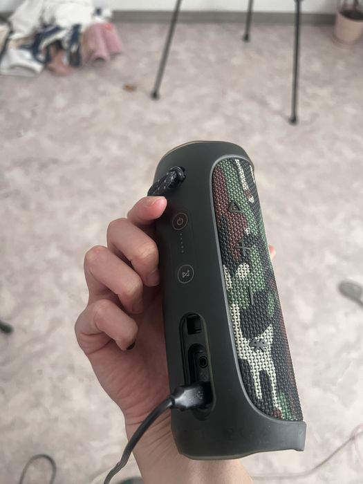 Продам колонку JBL