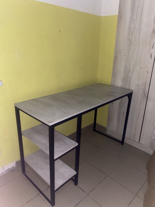 Стол в хорошем состоянии