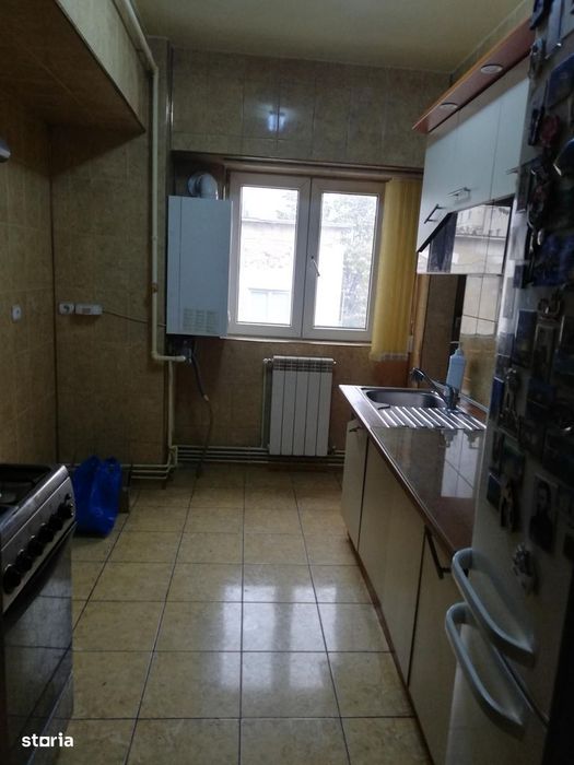 Câmpina - Ap. 2 cam - Et. 3 - mobilat - 450 Euro/Luna