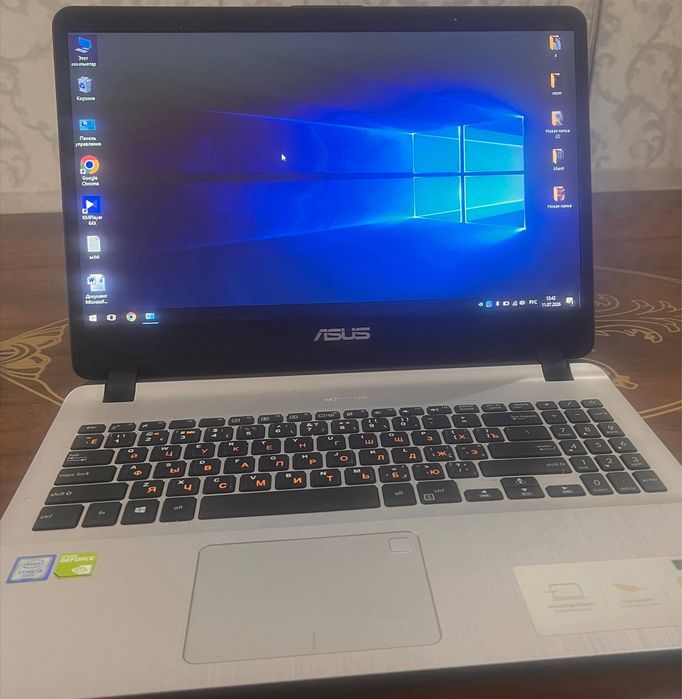 Asus noutbuk sotiladi