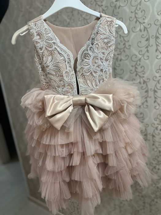 Нарядное платье девочке