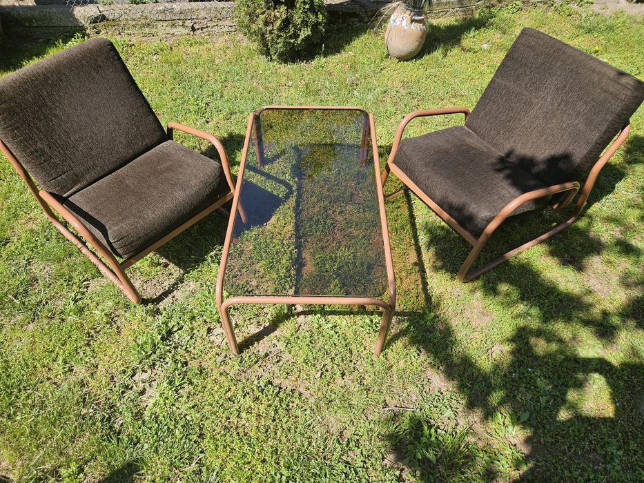 Мека тръбна мебел за двор или заведение