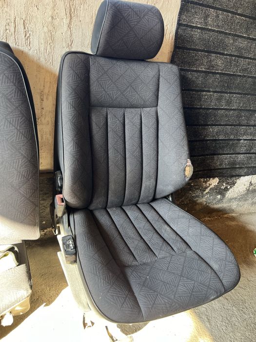 Комплект сидений w124