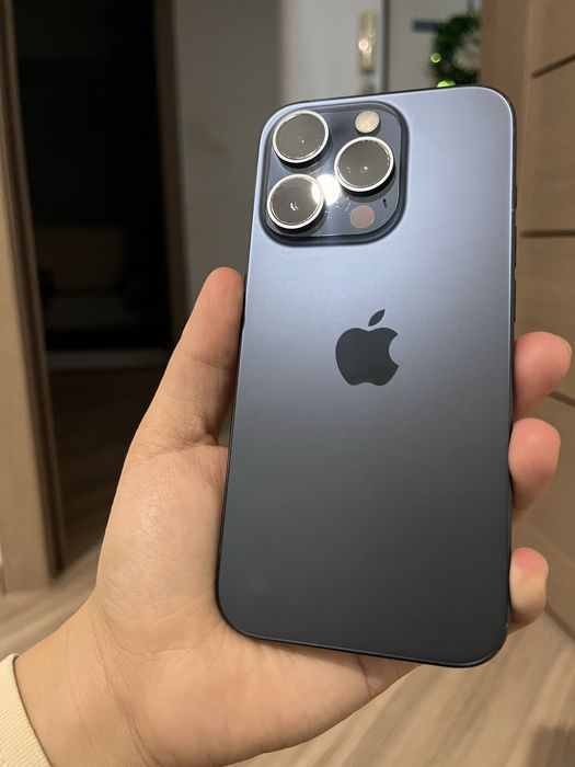 Продам айфон 15 про