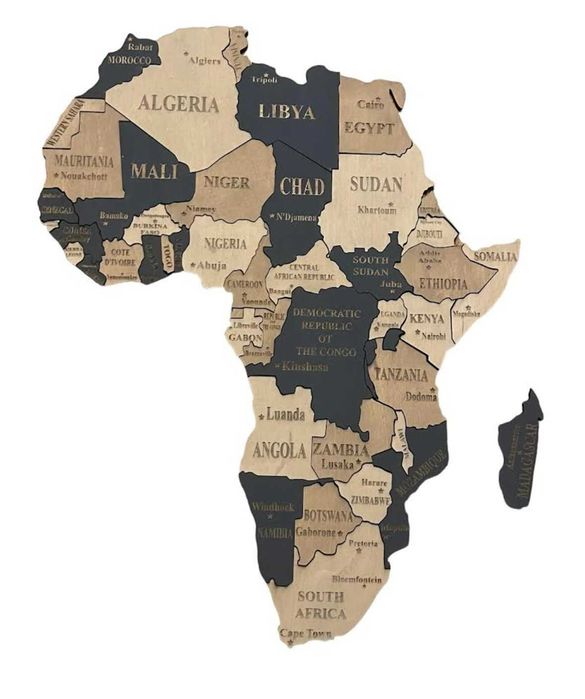 Дървена карта на света