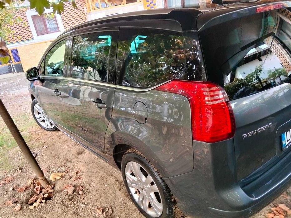 Vând Peugeot 5008 1.6 16v din 2010 unic proprietar in Romania