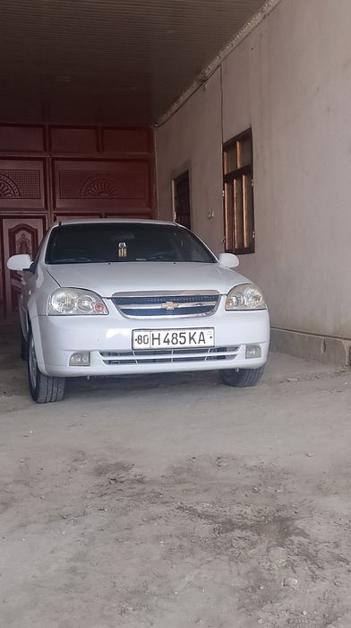 Автомобиль Лоссети 1.8