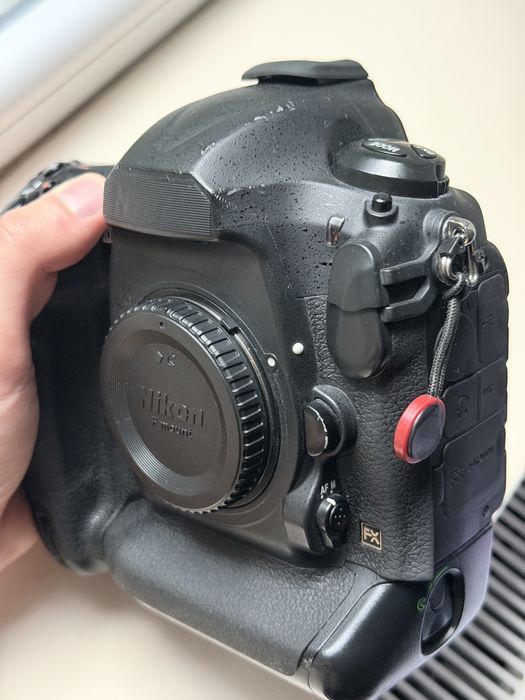 Kit Nikon D5 90k cadre profesional complet