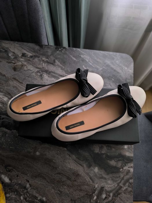 Обувки балеринки Gino Rossi