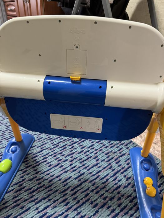 Развивающий столик Chicco