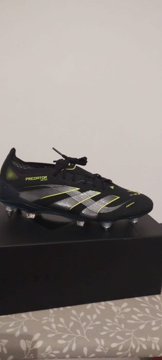 Ghete de fotbal predator elite