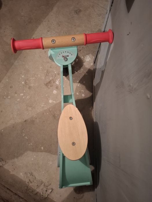 Bicicleta din lemn fara pedale, olive, Little Dutch