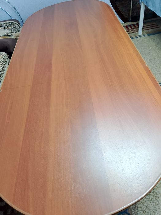 Продам деревянный стол