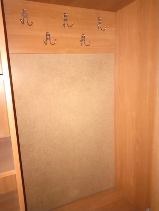 Угловой шкаф в прихожую