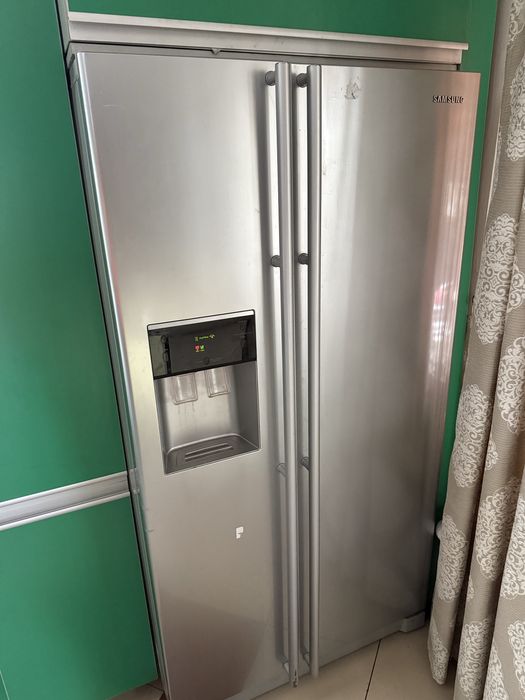 Frigider samsung side by side cu dozator apa si gheata