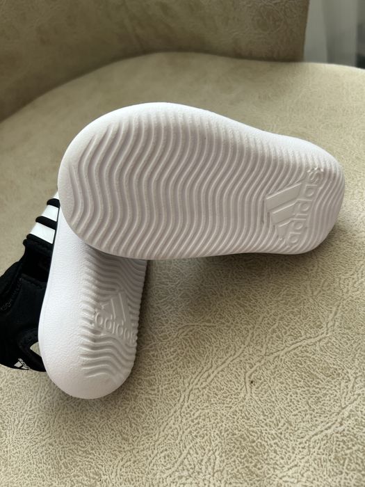 Бебешки сандали. Адидас