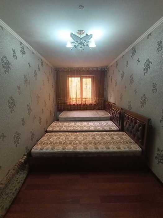 Фрунзиски Бегим магазини 4 қаватда 2 хонали квартирра сотилади.ID:1474