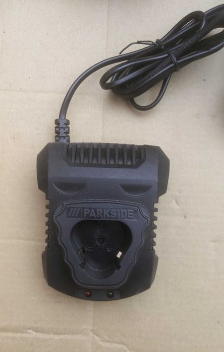 12V Зарядна станция Parkside Зарядно за 12 волтова машина парксайт