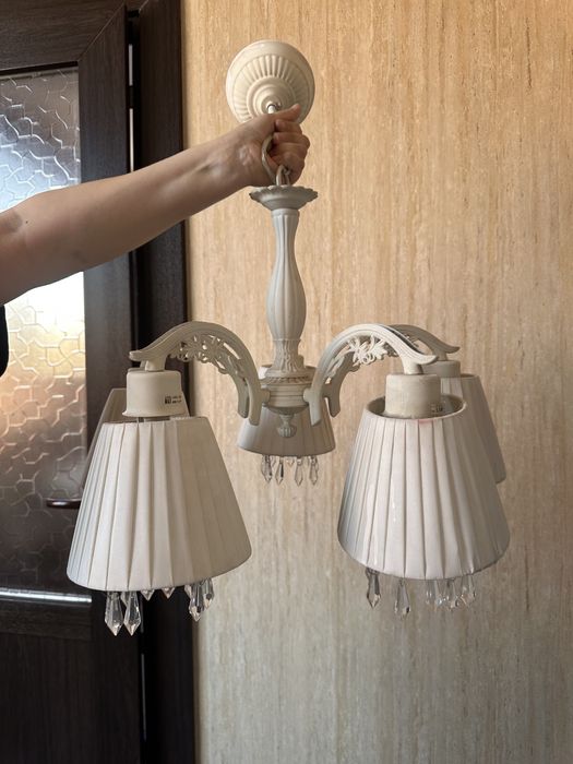 Продам люстру в отличном состочнии