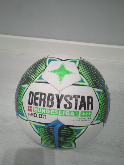 Футбольный мяч DerbyStar