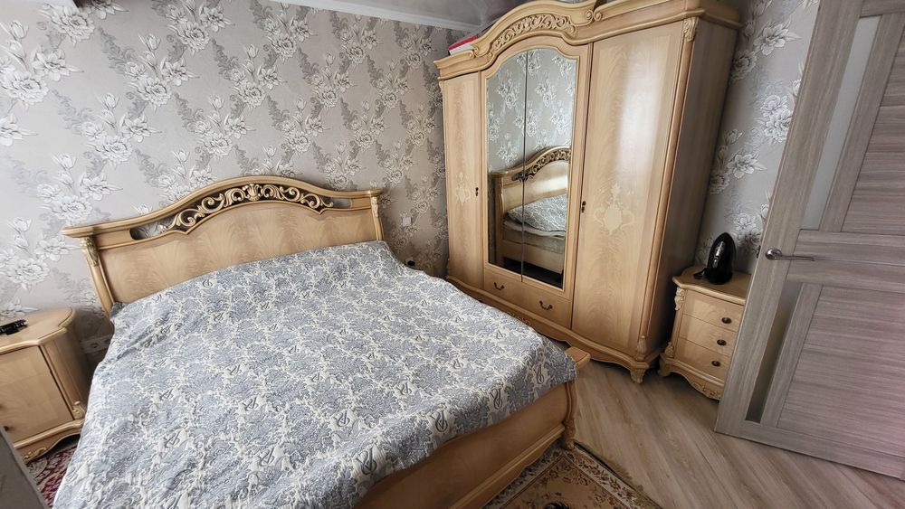 Спальный гарнитур