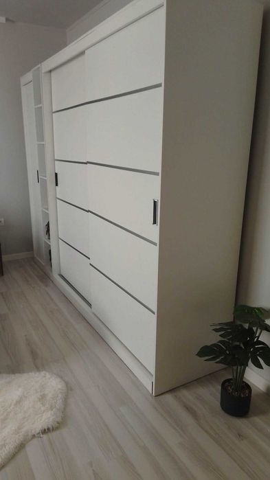 Dulap dormitor cu prelungiri