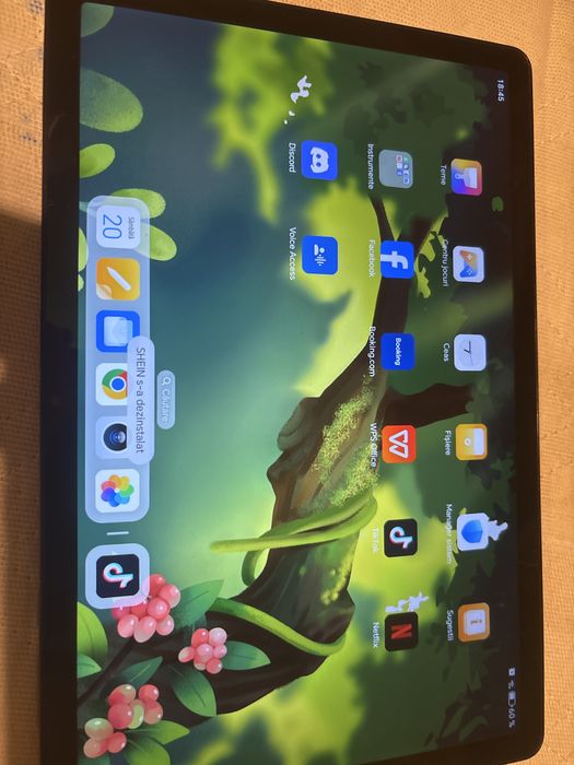 Tableta Honor nou nouta am cuparato si merge bine poti sa te joci pe a