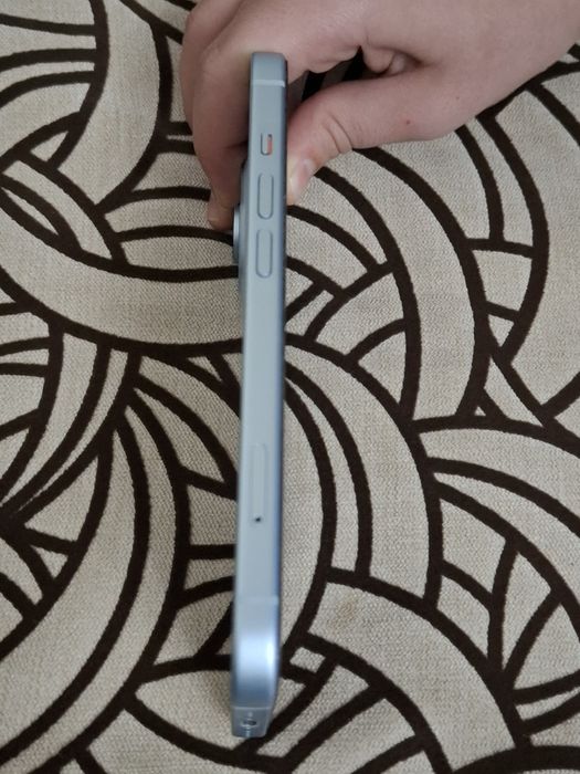 ПРОДАМ iPhone 15