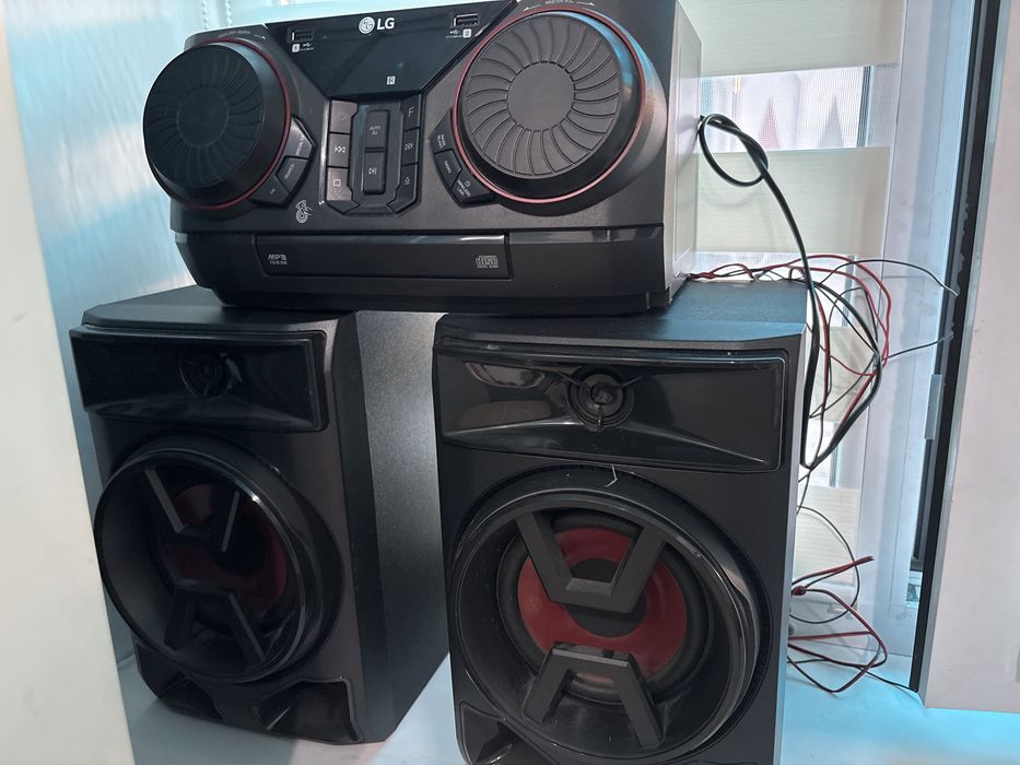 продам музыкальный центр LG,новый звук громкий и чистый,есть радио