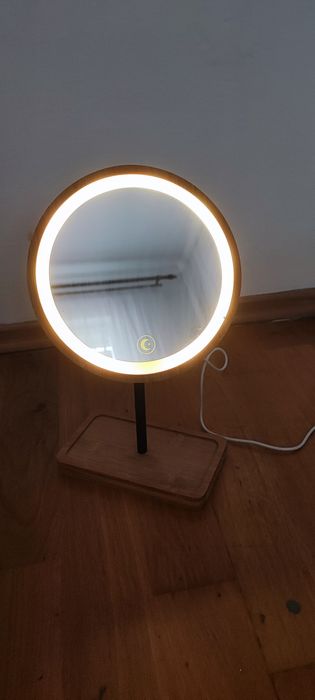 Lampa machiaj cu lumina