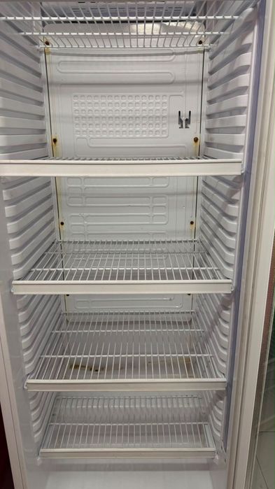 Витринный холодильник