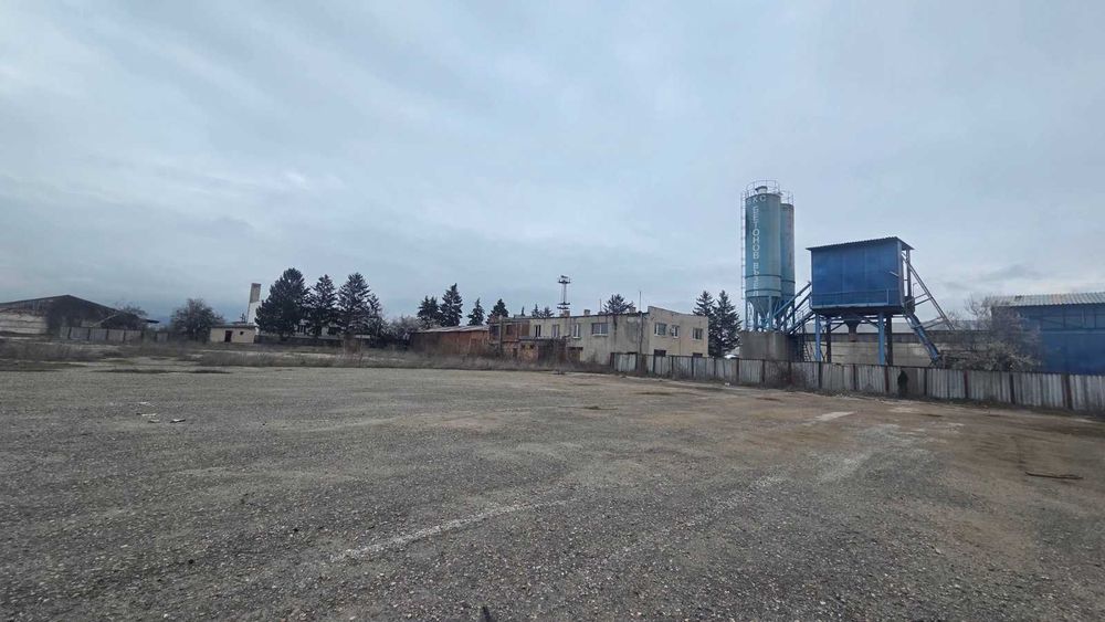 Имоти готови за застрояване, находящи се в Елин Пелин