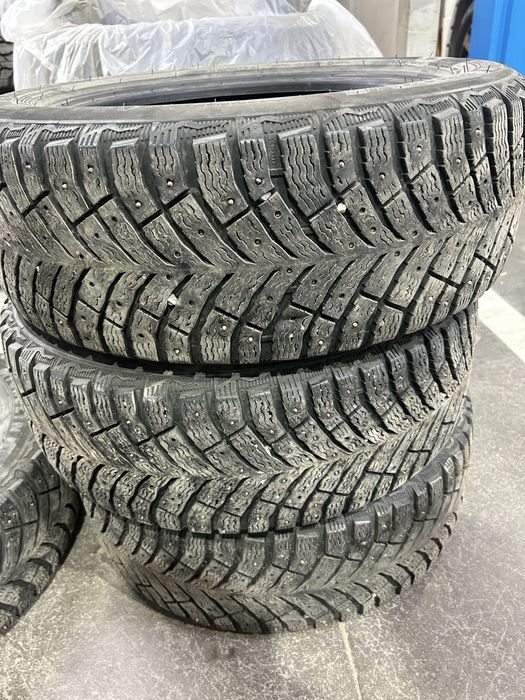 Продам шины зимние 205/55/R16