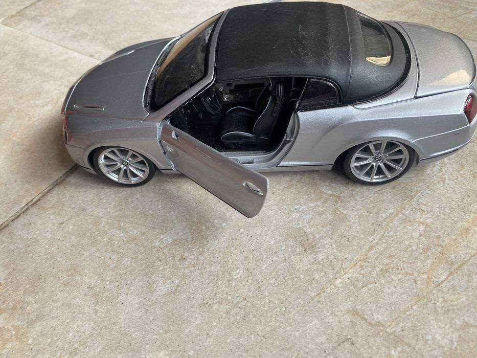 Колички Ferrari и Bentley continental supersprt