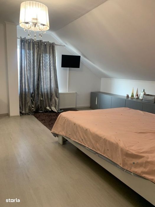 Valul Traian- Casă P+M,5cam 2bai 400 mp gaz preț.160.000 euro