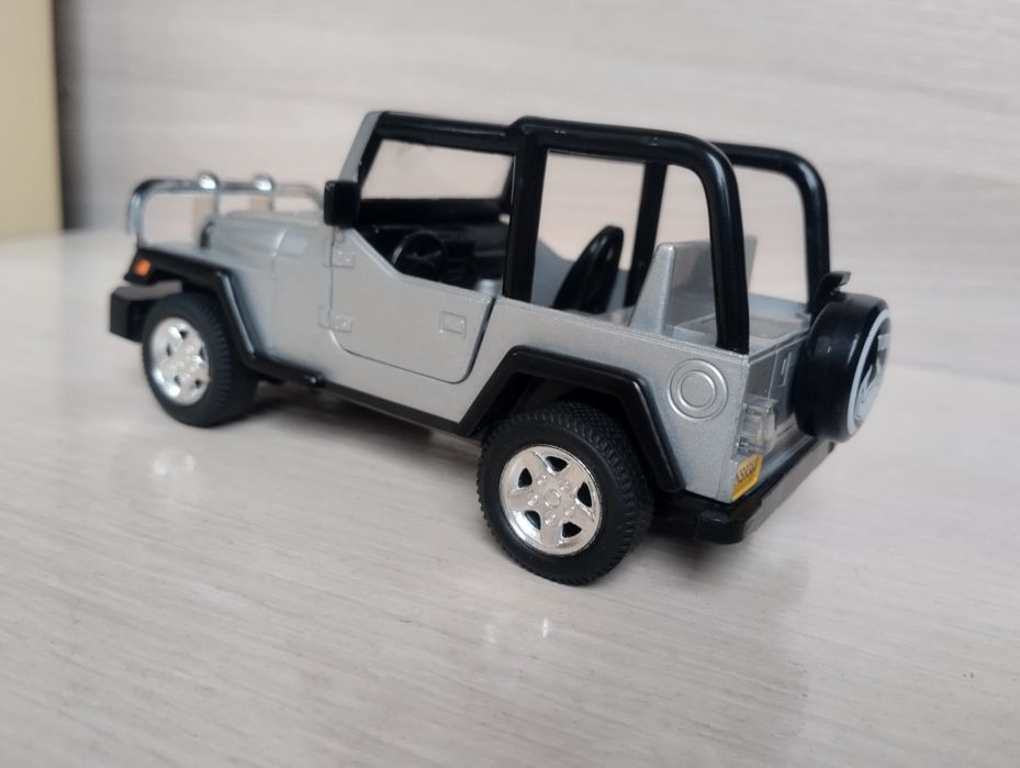 Игрушки машинки металлические