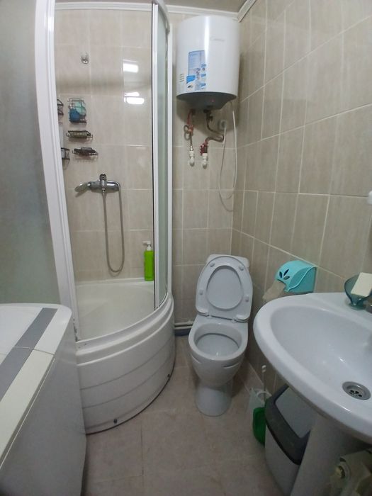 Продам 2 комнатный квартиру