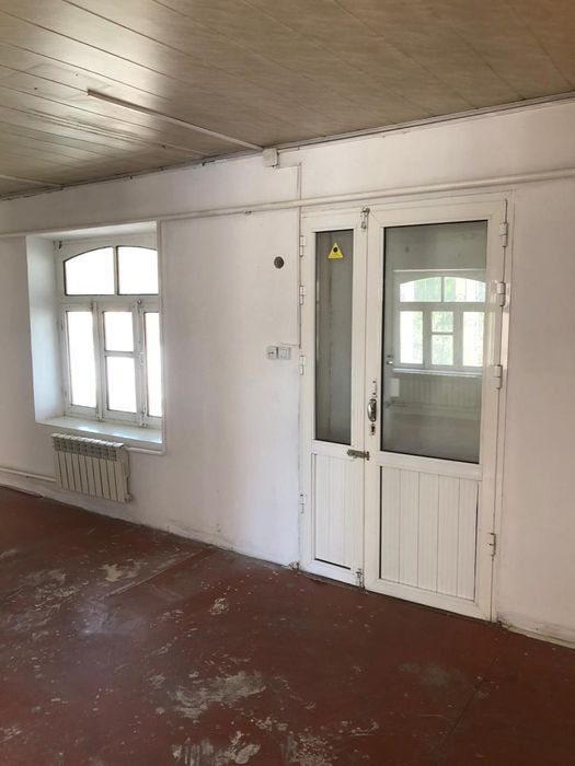 Продаётся дом в хорошем районе.