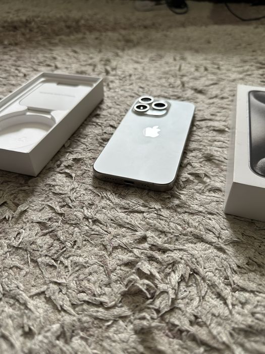 Продаю iPhone 15 Pro в отличном состояние