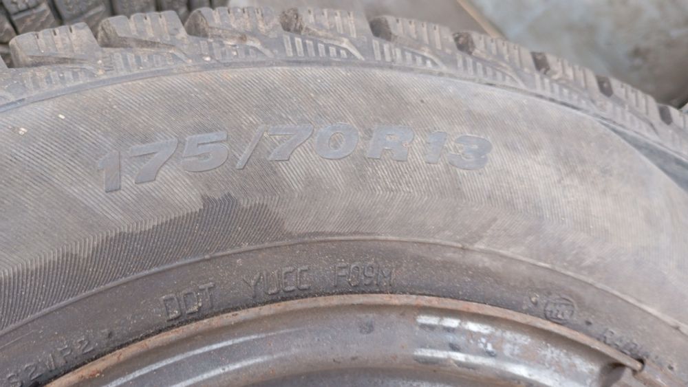 Продам зимние резини с дисками