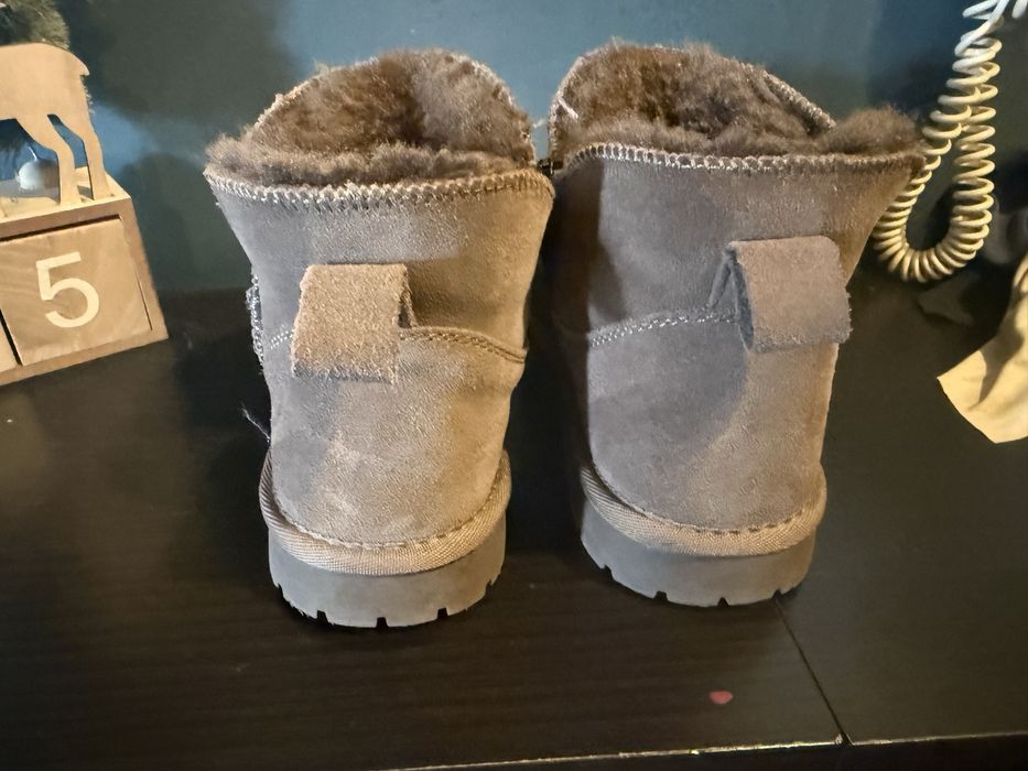 Нови апреаки от естествена кожа Riserved