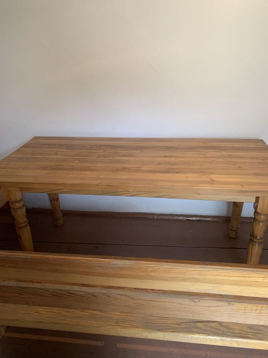 Продается стол со стульями