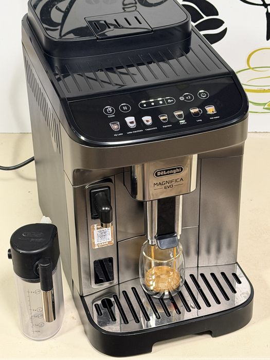 Кафемашина кафе автомат delonghi magnifica evo с гаранция