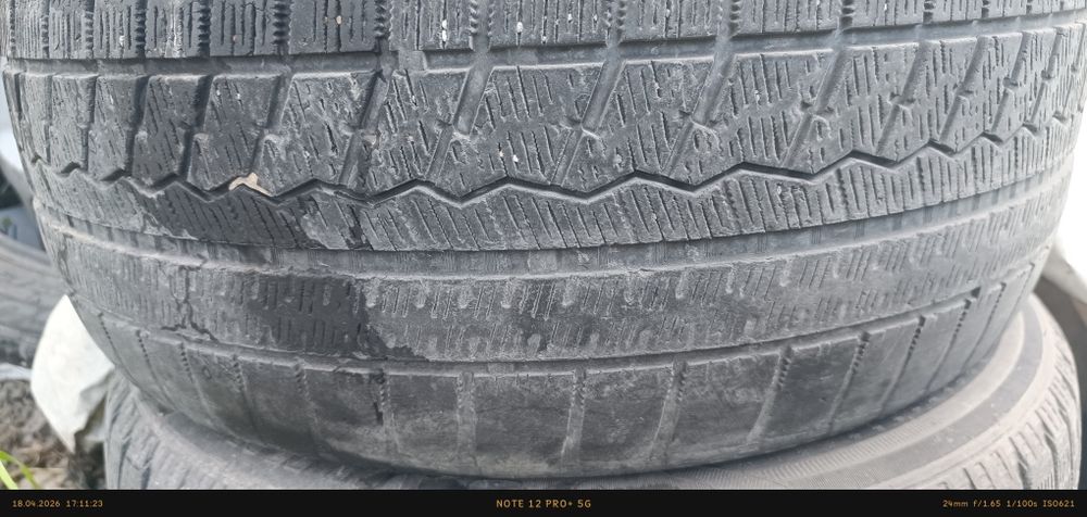 Шины 225/50/17 3 штуки