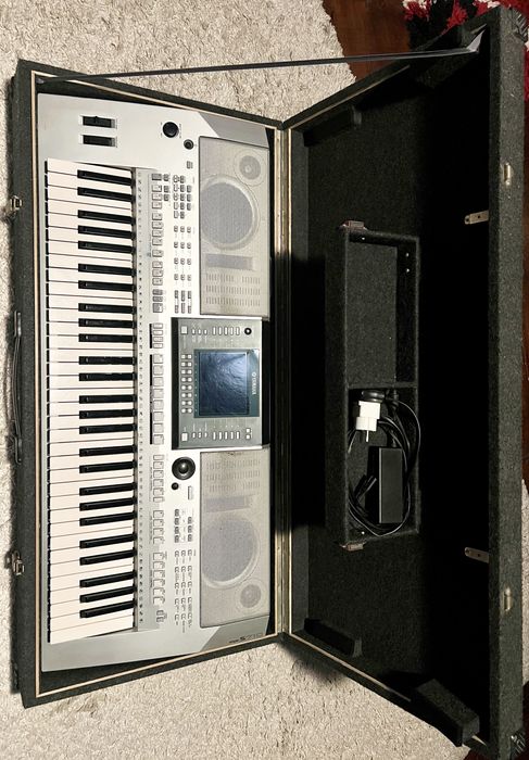 Sintetizator Yamaha PSR S710