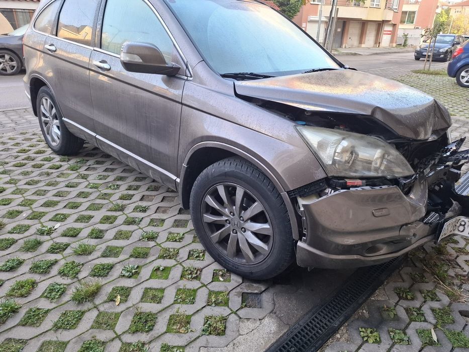 Продавам HONDA CRV